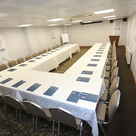 Familya Otel Erbaa Екстериор снимка
