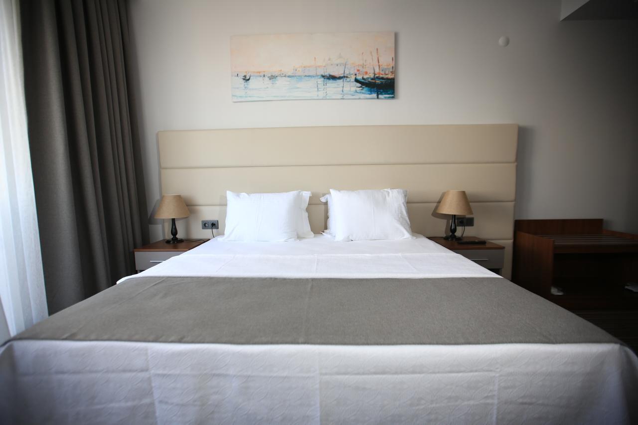 Familya Otel Erbaa Екстериор снимка