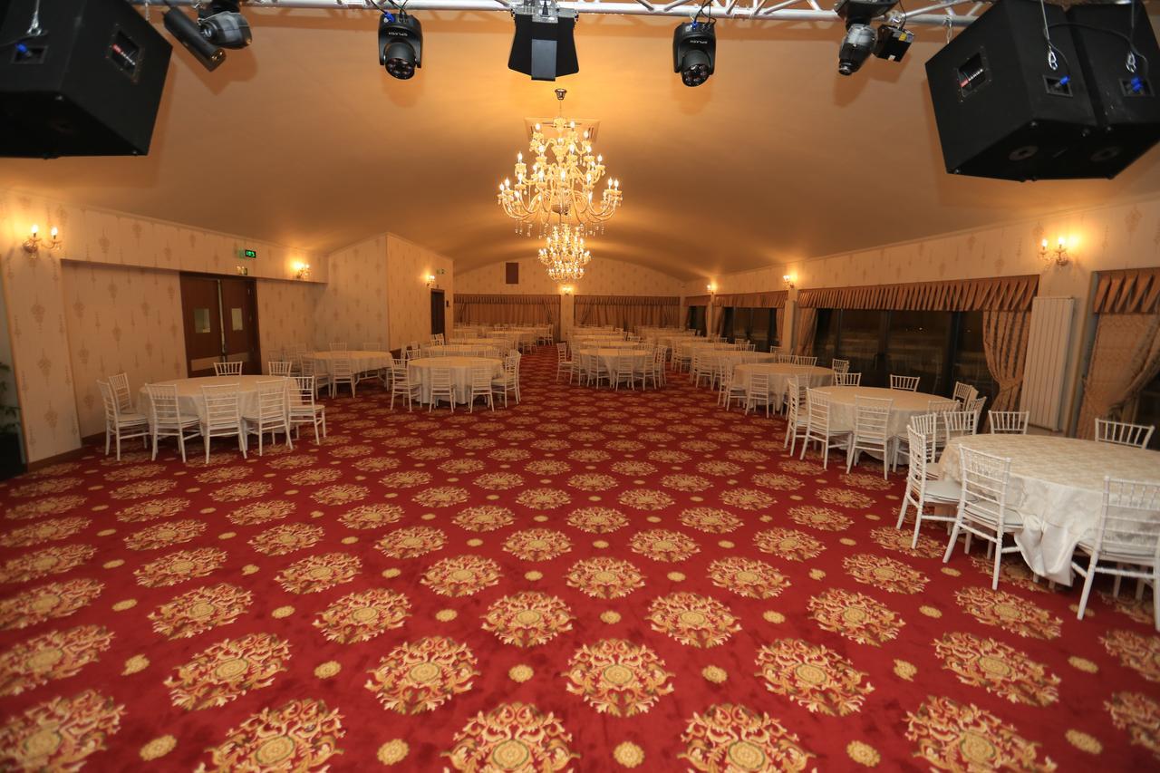 Familya Otel Erbaa Екстериор снимка